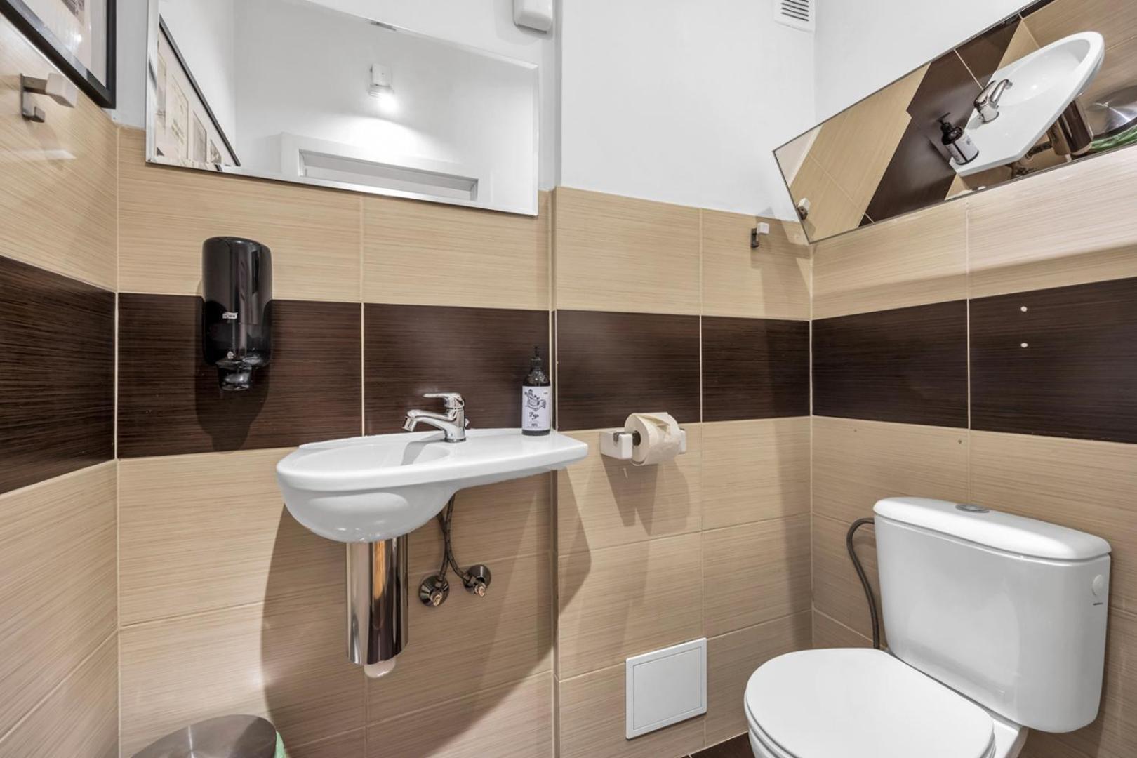 Apartament Plac Zbawiciela Spacious